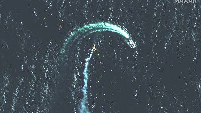 صورة نشرتها شركة ماكسار تكنولوجيز الأميركية لما يعتقد أنها مناورة تقوم بها سفينة روسية كردّ على قصف جوي أوكراني