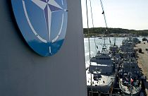 NATO-hadihajók a finnországi Turku kikötőjében - a kép illusztráció 