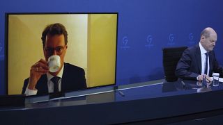 Иллюстрационное фото: встреча по видеосвязи между канцлером Олафом Шольцом (СДПГ) и главой Северного Рейна-Вестфалии Хендриком Вюстом (ХДС)
