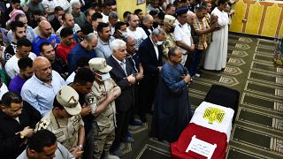 جنازة أحد الجنود المصريين الذين قتلوا في هجوم مسلح في سيناء.