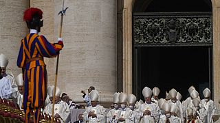 Katoliklerin ruhani lideri Papa Francis 10 kişiyi aziz ilan etti
