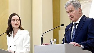 El presidente finlandés, Sauli Niinistö, durante la rueda de prensa junto a la primera ministra, Sanna Marin