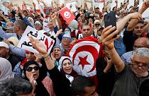 مظاهرات في تونس للمطالبة بالديمقراطية.