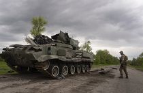 Уничтоженный российский танк в окрестностях Харькова