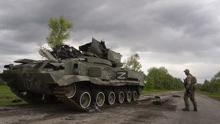 Уничтоженный российский танк в окрестностях Харькова