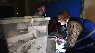 Lübnan'da elektrik kesintileri oy sayım işlemini yavaşlatıyor