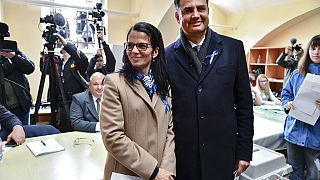 Márki-Zay Péter és felesége, Felícia szavazatuk leadása után az áprilisi országgyűlés választásokon