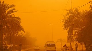 عاصفة ترابية شديدة في العاصمة العراقية بغداد في وقت مبكر من يوم 16 مايو 2022