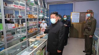 بازدید رهبر کره شمالی از یک داروخانه در پیونگ یانگ