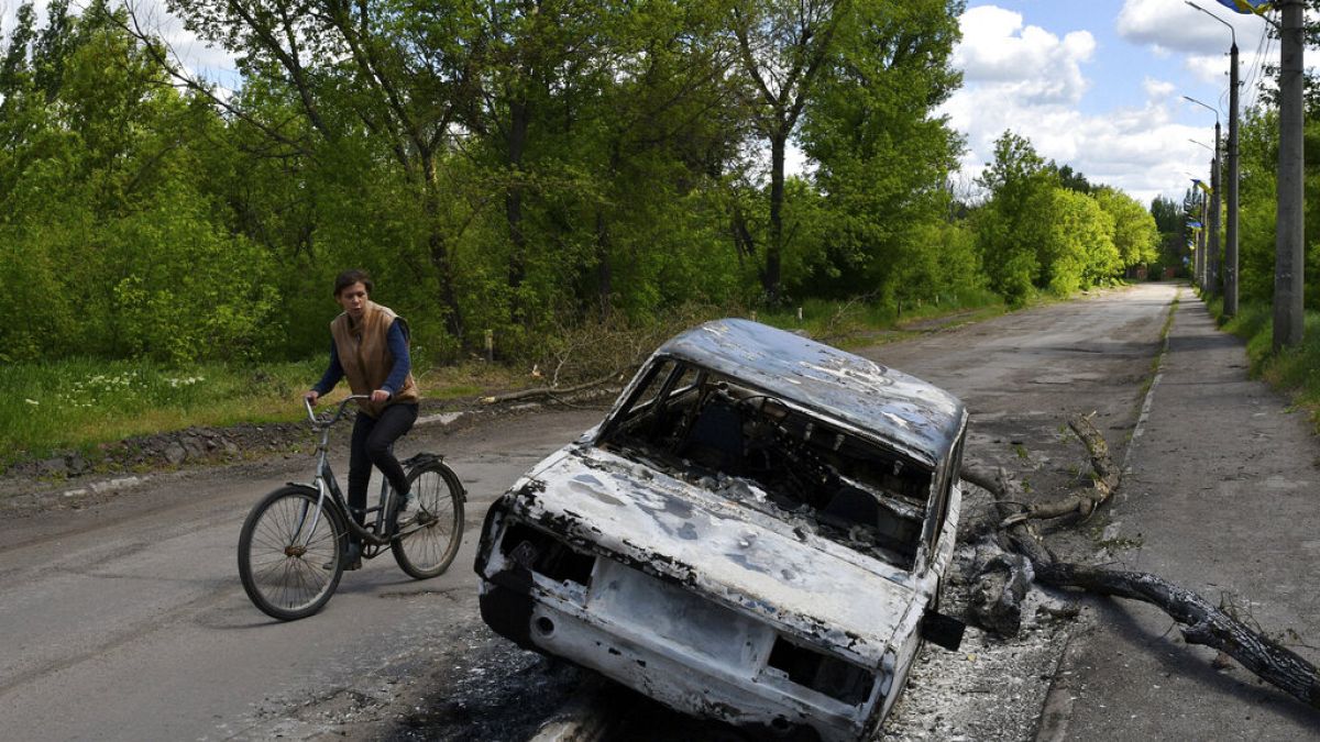 Un véhicule calciné dans la région de Donetsk, Ukraine (16/05/2022)