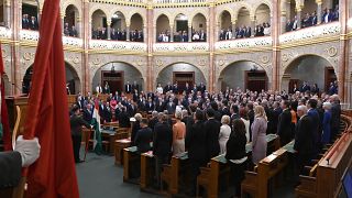 Orbán Viktor miniszterelnök leteszi esküjét az Országgyűlés ülésén 2022. május 16-án