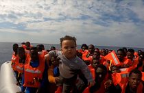 نجات پناهجویان در دریا