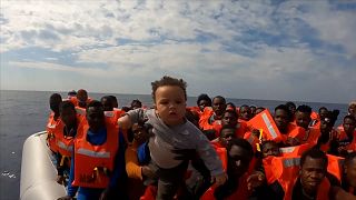 نجات پناهجویان در دریا