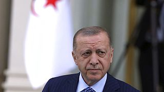 Ο Τούρκος πρόεδρος Ρετζέπ Ταγίπ Ερντογάν κατά τη διάρκεια του ταξιδιού του στην Αλγερία