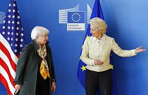 La secrétaire américaine au trésor Janet Yellen et la présidente de la Commission européenne Ursula von der Leyen, le 17 mai 2022, Bruxelles