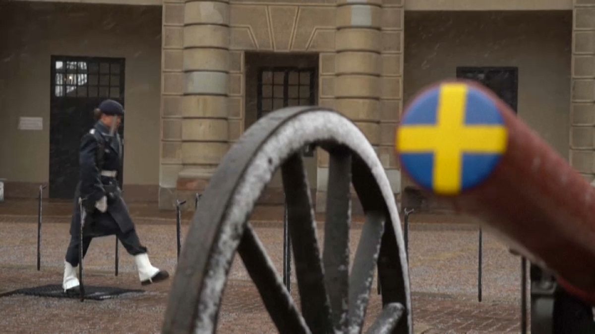 Svéd katona Stockholmban - Moszkva kénytelen lesz belenyugodni a NATO-bővítésébe