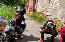 Дети посёлка Нью-Йорк в Донецкой области Украины