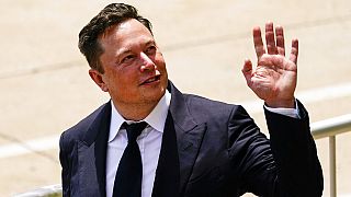 Elon Musk é dono da starlink