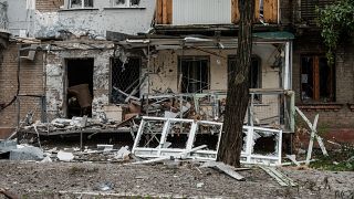 Un bâtiment détruit lors d'un bombardement à proximité à Severodonetsk, 18 mai 2022