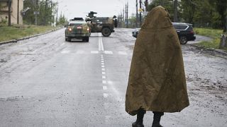 Военный ДНР на подступах к меткомбинату "Азовсталь" в Мариуполе