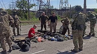 Teslim olan Ukraynalı  askerler