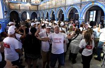 انطلاق مراسم الحجّ اليهودي إلى كنيس "الغريبة" في جزيرة جربة التونسية الذي أُلغي خلال 2020 و2021 بسبب أزمة كوفيد-19، 18 مايو 2022