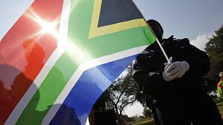Afrique du Sud : un drapeau géant en monument de la discorde