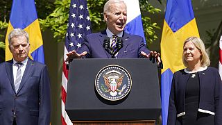 El presidente Biden rodeado de la primera ministra sueca y de su homólgo finlandés