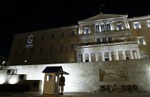 Το κτίριο της ελληνικής βουλής με το γράμμα G (Genocide)