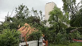 إعصار عنيف يجتاح غرب ألمانيا. 
