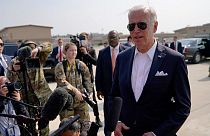 Joe Biden a punto de subirse al Air Force One para viajar a Japón, Pyeongtaek, Corea del Sur