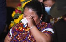 Juanita Alonzo llora tras su liberación al recordar los siete años presa en México