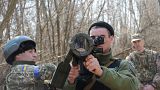 Иллюстрационное фото: украинские военнослужащие изучают шведский гранатомёт Carl Gustaf M4 