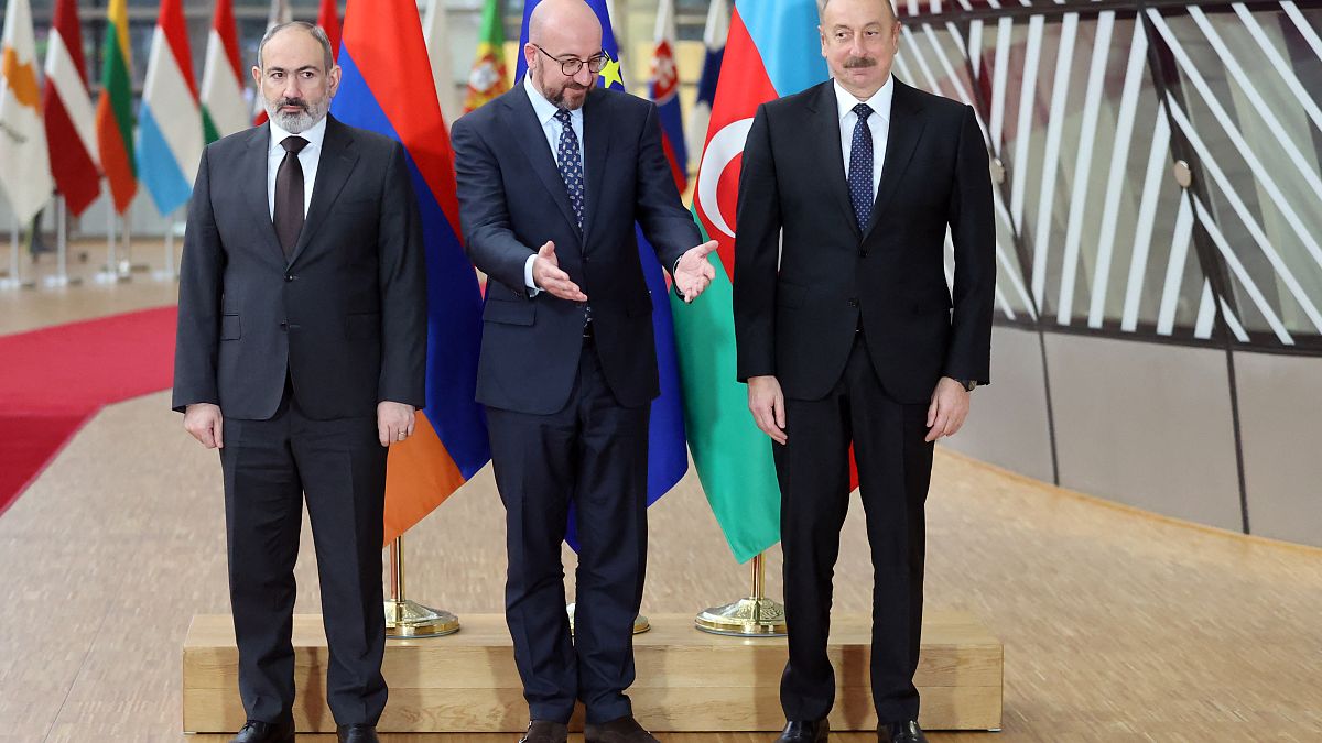 İlham Aliyev, Nikol Pashinyan ve Charles Michel