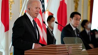 Joe Biden ve Fumio Kishida