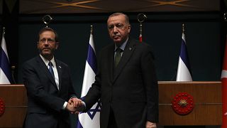 İsrail Cumhurbaşkanı Isaac Herzog ve Türkiye Cumhurbaşkanı Recep Tayyip Erdoğan
