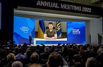 Le président ukrainien Volodymyr Zelensky lors de son allocution en visioconférence à Davos (Suisse), le 23/05/2022