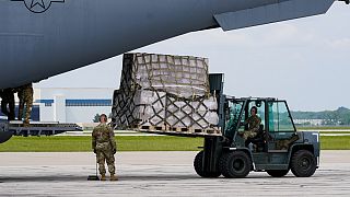 محموله شیر خشک از طریق هواپیمای نظامی پنتاگون وارد آمریکا شد