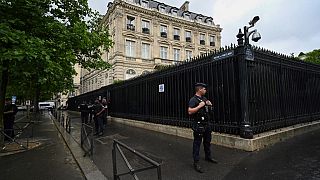 Dispositif de sécurité à l'extérieur de l'ambassade du Qatar à Paris, le 23/05/2022