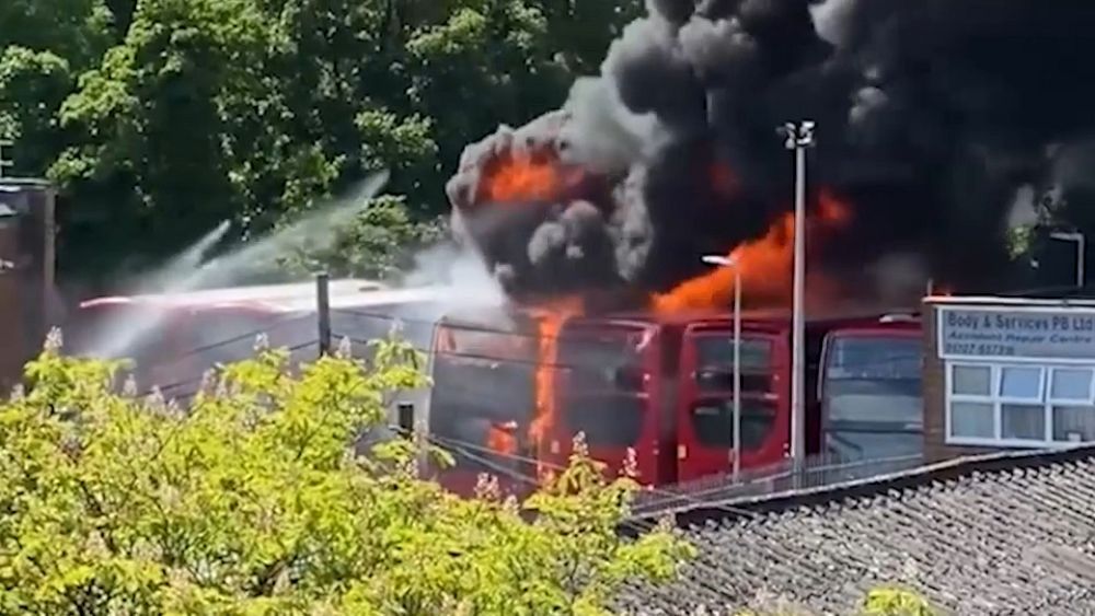 https://www.euronews.com/2022/05/23/Fire engulfs buses at Hertfordshire garage