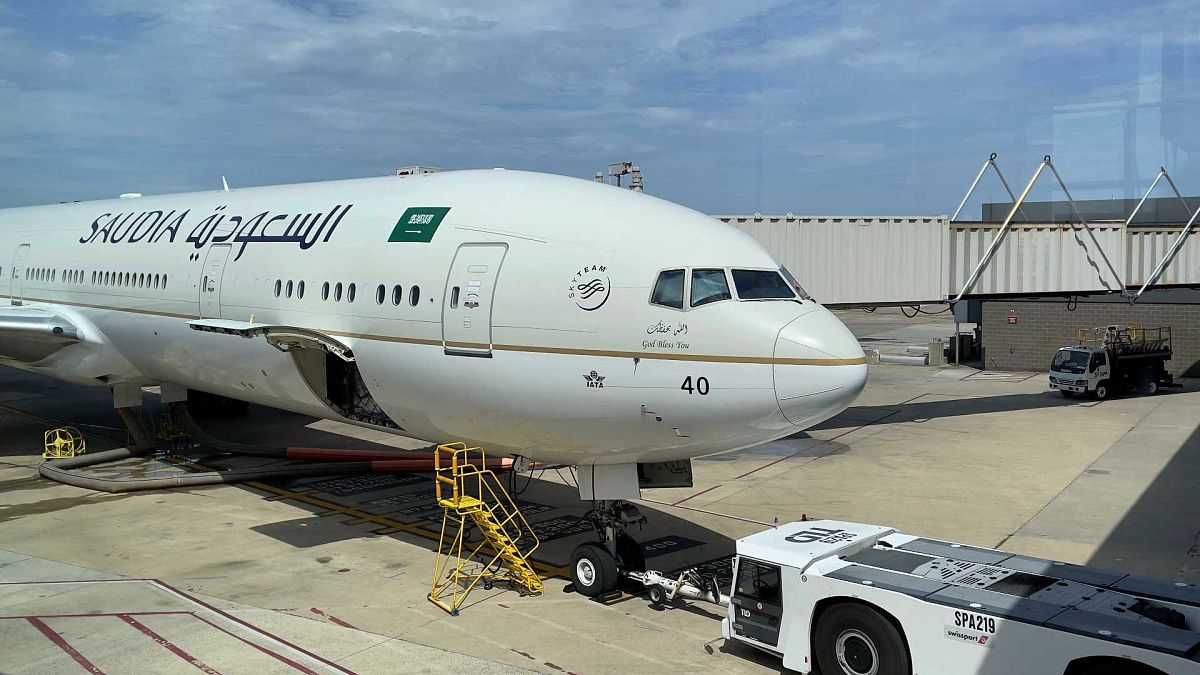 طائرة تابعة للخطوط الجوية السعودية في مطار دالاس، فيرجينيا، 14 أغسطس 2021
