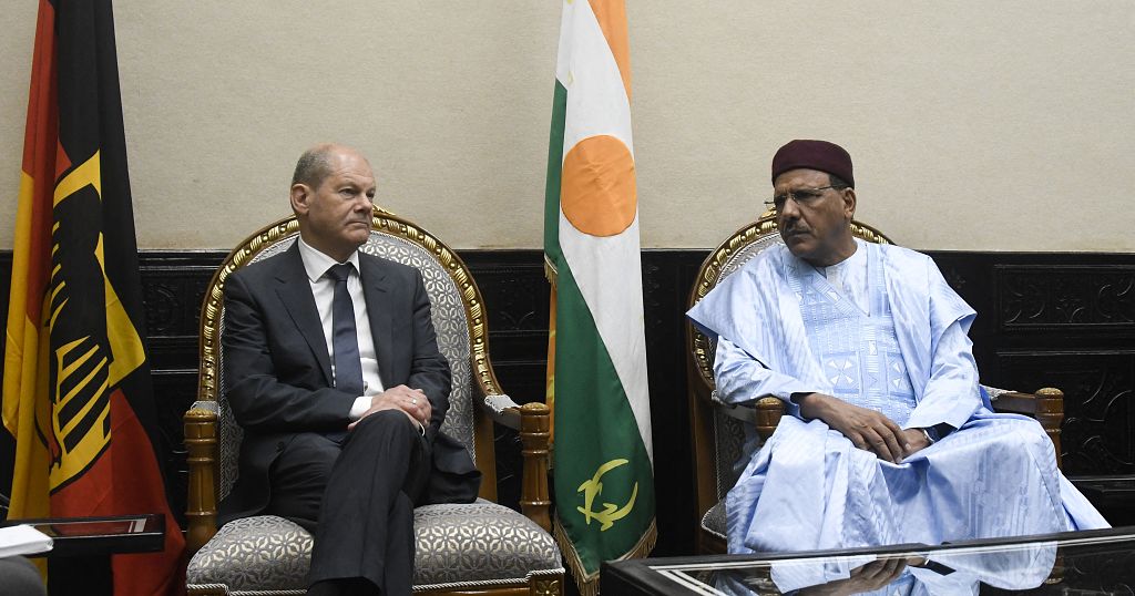 Niger: Bazoum receives Scholz in Niamey, hails Germany’s decision to prolong “Operation Gazelle”