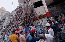 İran'da çöken binanın enkazı