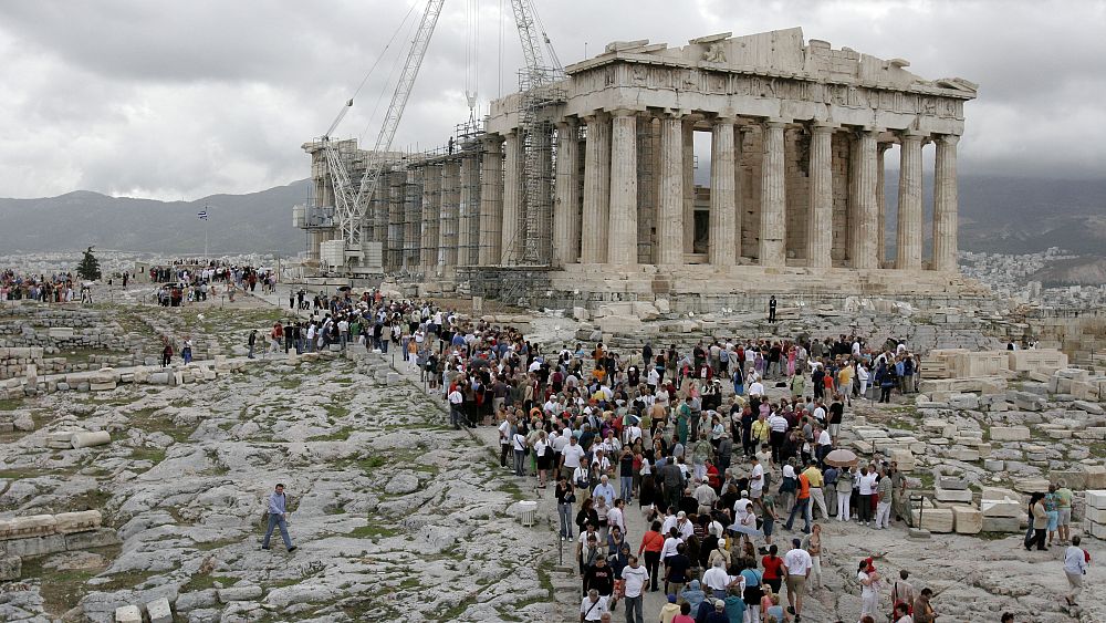 Докато преговорите между Великобритания и Гърция за мраморите от Партенона