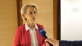 Урсула фон дер Ляйен даёт интервью в Давосе, 24 мая 2022 г.