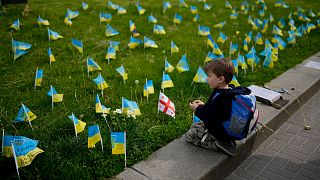 Erinnern an die Toten in Kiew in der Ukraine - 3 Monate nach Beginn des Krieges