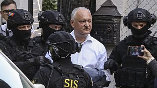 A volt moldovai elnök letartóztatásakor chisinaui házánál