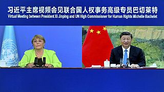 Xi Jinping conversou com Michelle Bachelet por videoconferência.