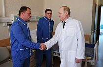 Putin saluda a un soldado herido