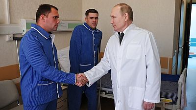 Presidente Putin visita i militari feriti 